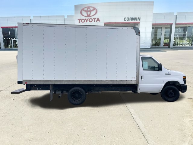Used 2017 Ford E-450 and Econoline 450 Super Duty w/ Power Windows & Locks Group RWD image 6