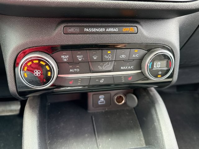 Used 2021 Ford Escape SE w/ Cold Weather Package AWD/4WD image 18