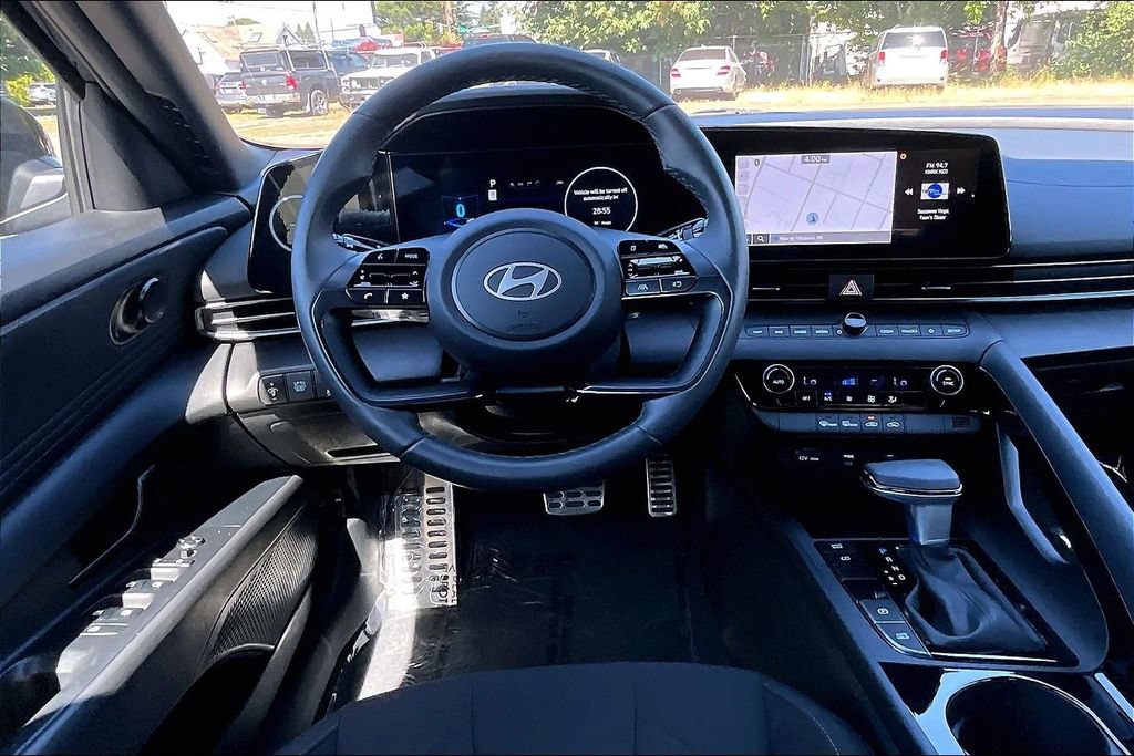 Used 2025 Hyundai Elantra SEL FWD image 7