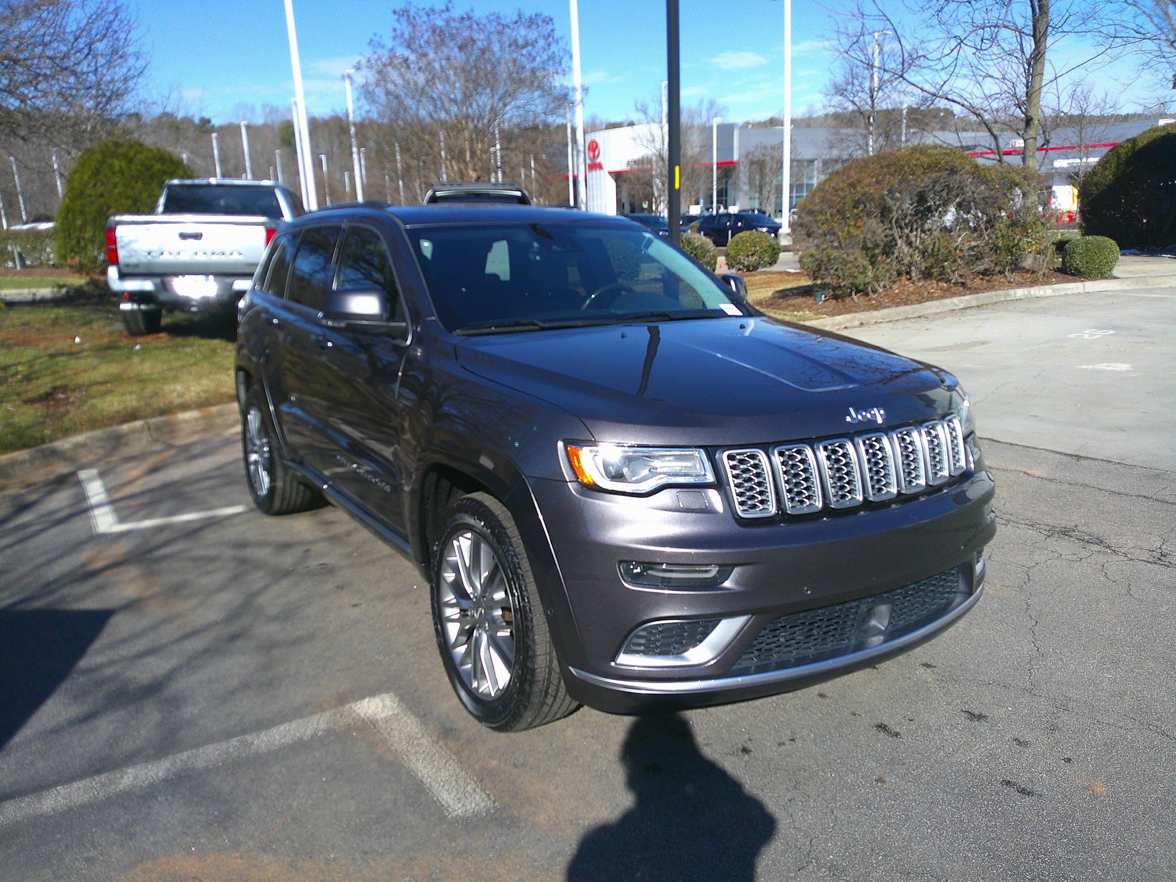 Used 2017 Jeep Grand Cherokee Summit w/ Platinum Series Group image 2