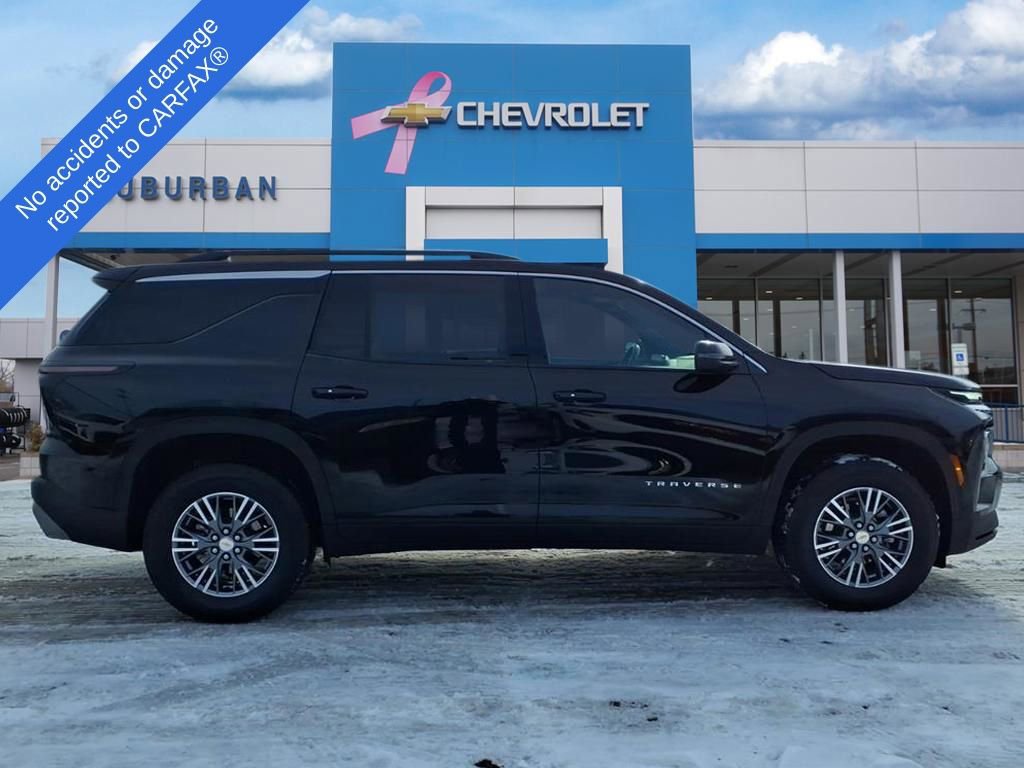 Used 2025 Chevrolet Traverse LT image 4