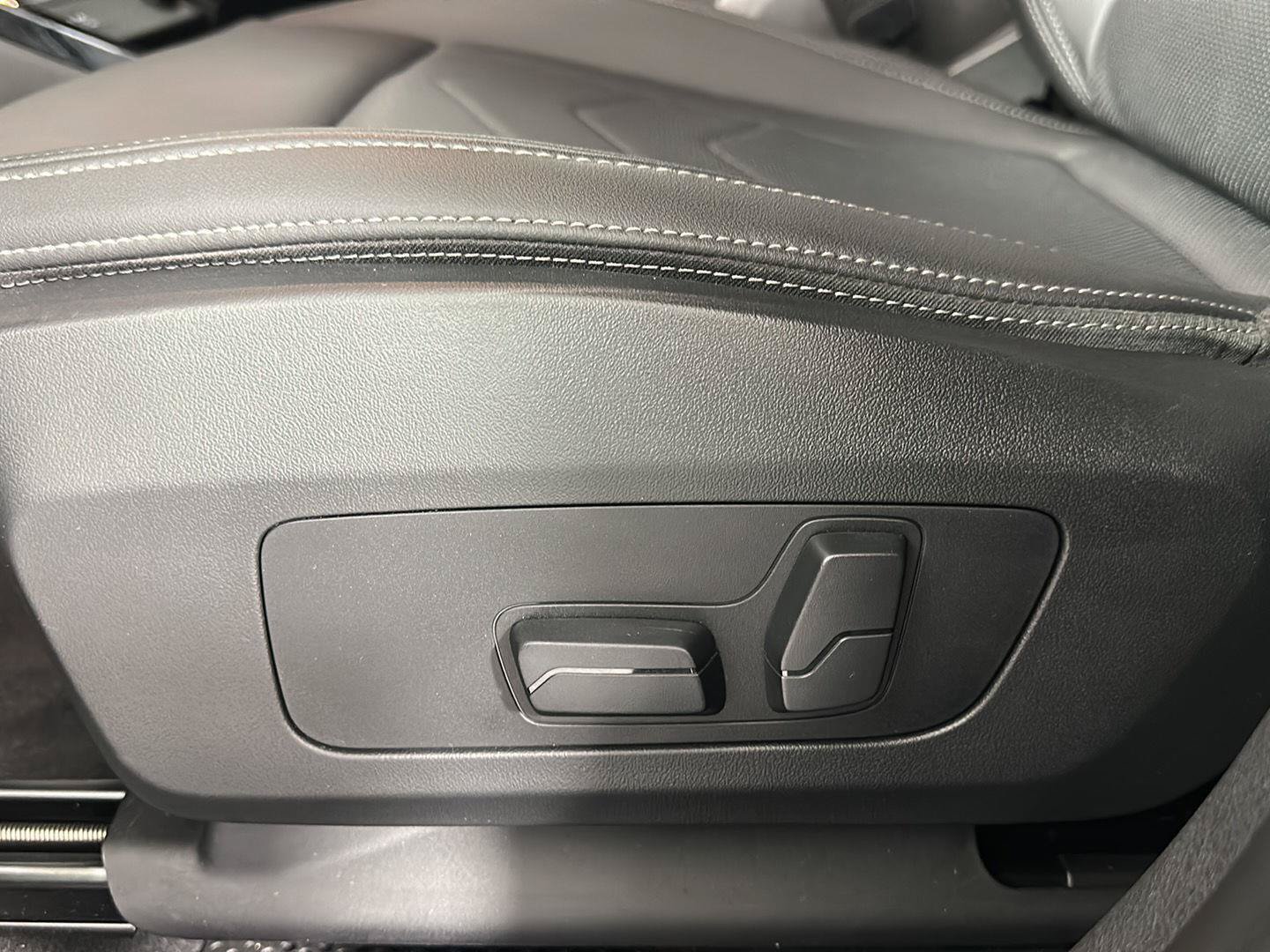 Used 2024 BMW X1 xDrive28i w/ Convenience Package AWD/4WD image 9
