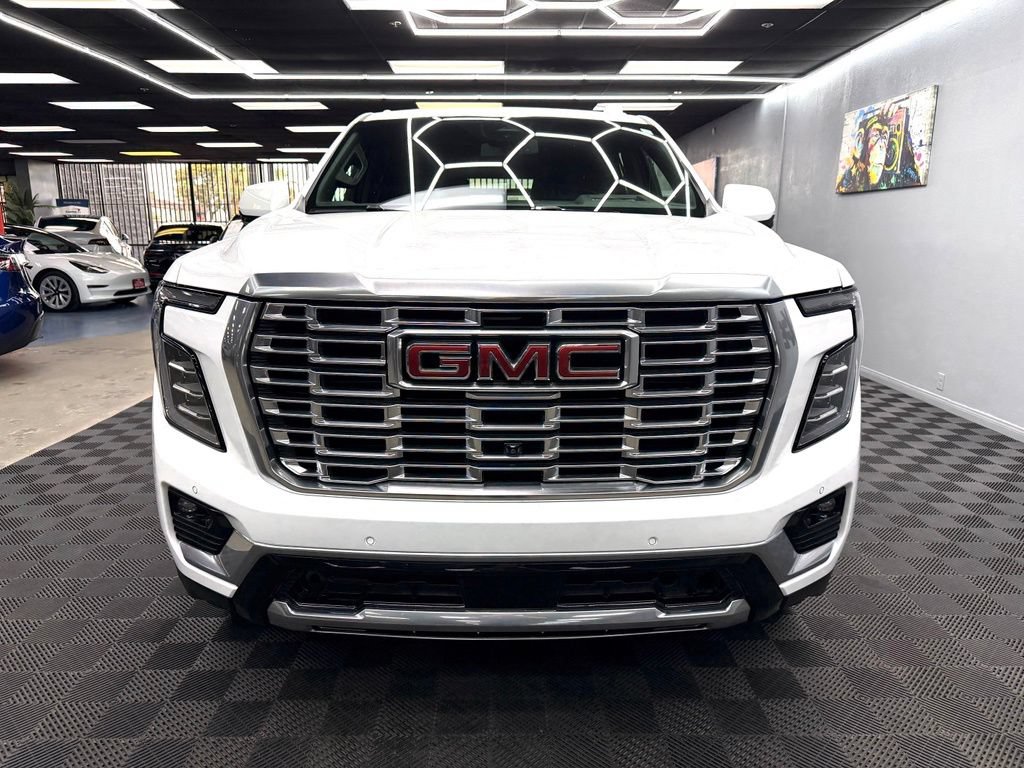 Used 2025 GMC Yukon Denali AWD/4WD image 4