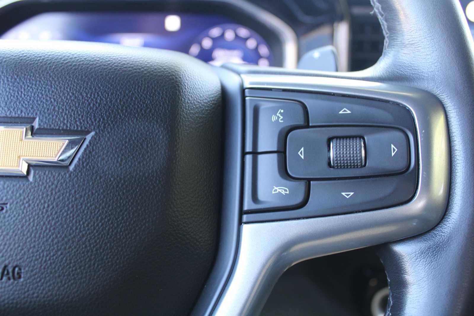 Certified 2022 Chevrolet Silverado 1500 LTZ AWD/4WD image 15