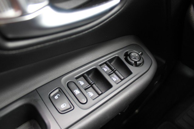 Used 2019 Jeep Renegade Limited w/ UConnect 8.4 Nav Group image 8