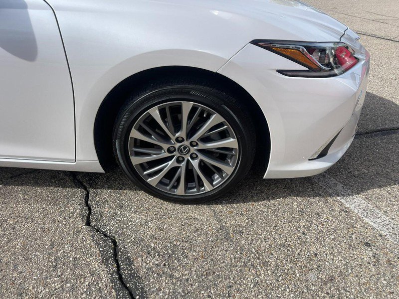 Used 2019 Lexus ES 350 w/ Premium Package image 7