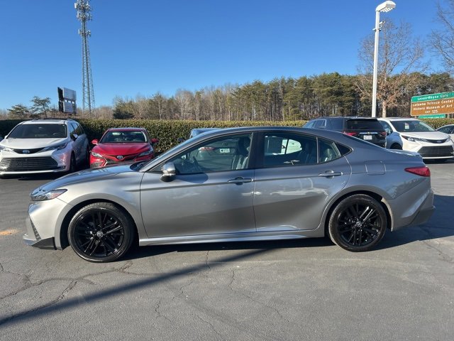 Used 2025 Toyota Camry SE image 8