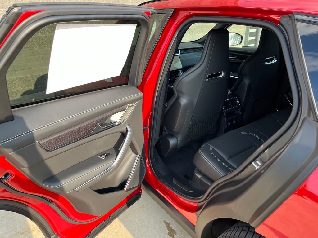 New 2025 Jaguar F-PACE R-Dynamic S image 10