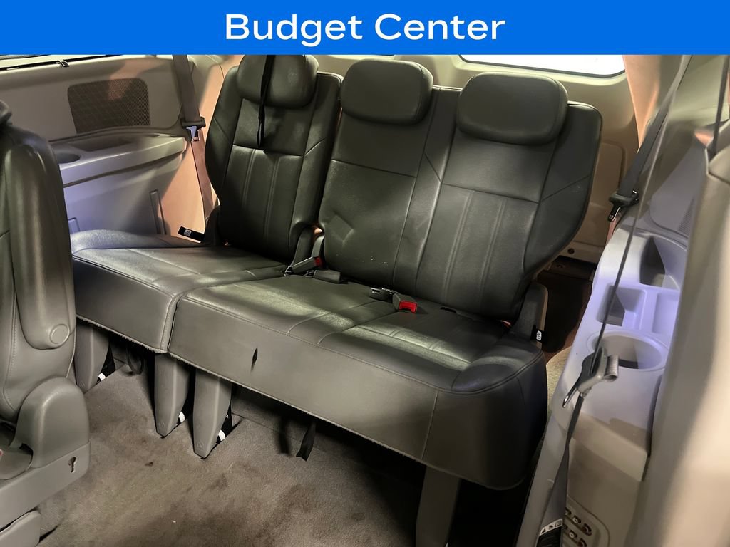 Used 2008 Chrysler Town & Country Touring FWD image 14