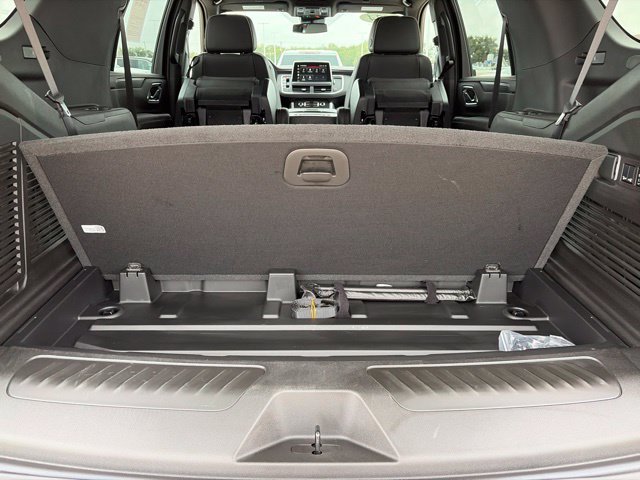 Used 2024 GMC Yukon SLT w/ SLT Premium Package AWD/4WD image 44