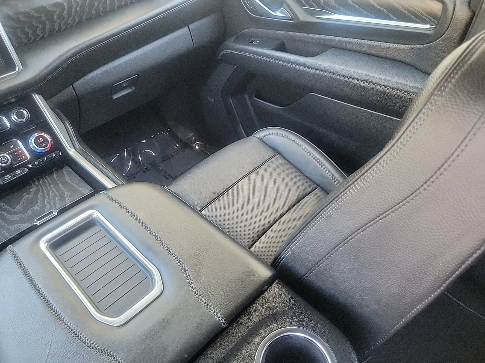 Used 2023 GMC Yukon Denali AWD/4WD image 19