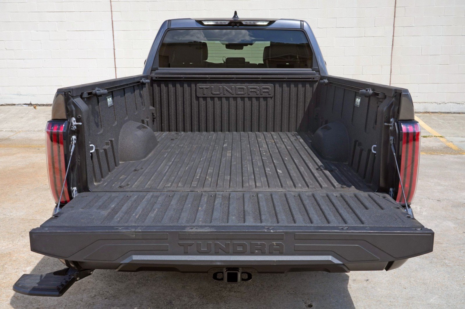 Used 2022 Toyota Tundra Platinum w/ Advanced Package AWD/4WD image 10