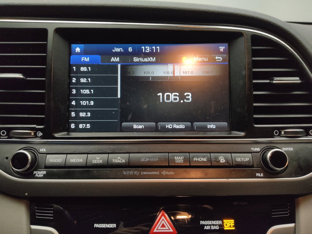 Used 2017 Hyundai Elantra Limited w/ Limited Ultimate Package 05 image 25