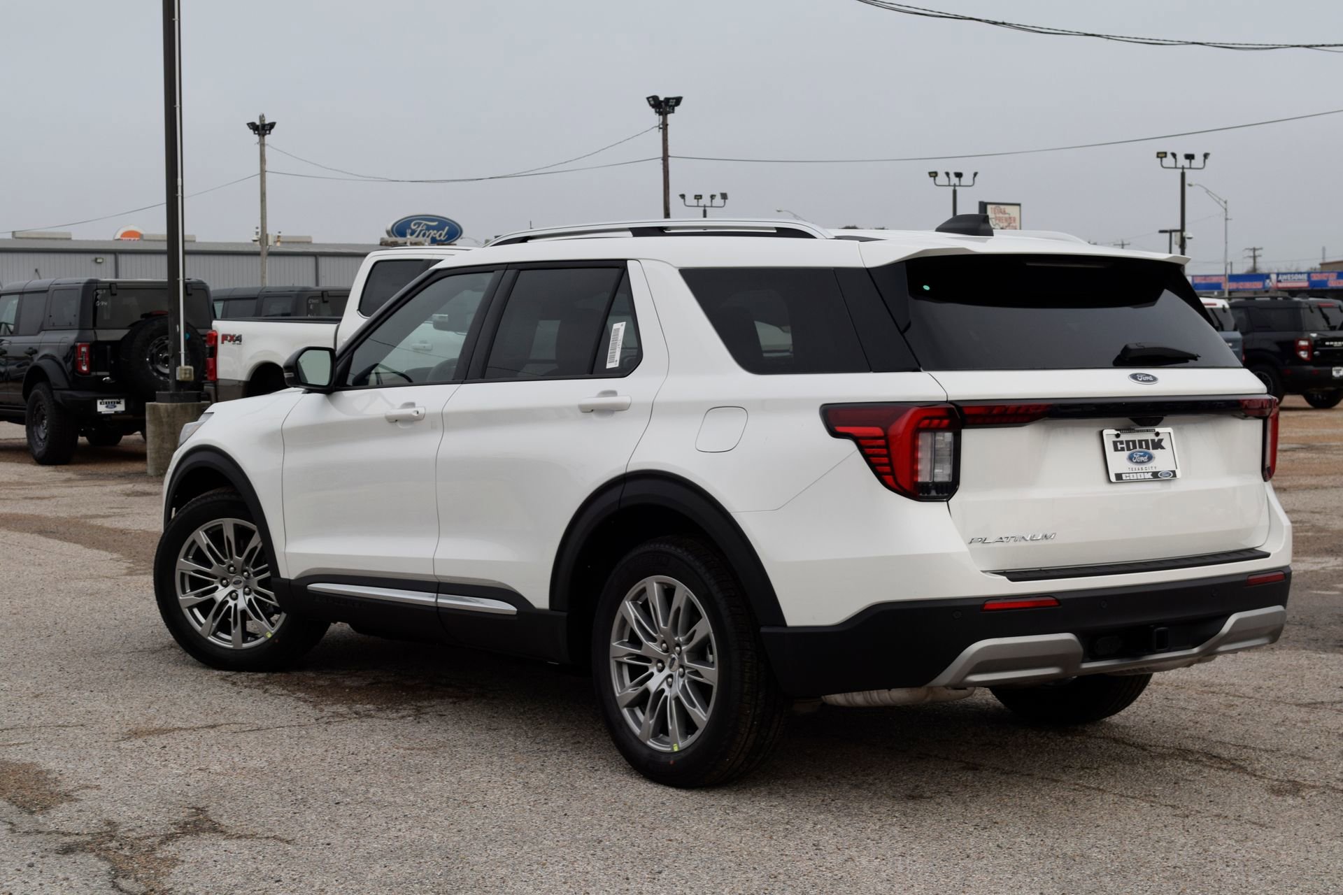 New 2026 Ford Explorer Platinum image 4