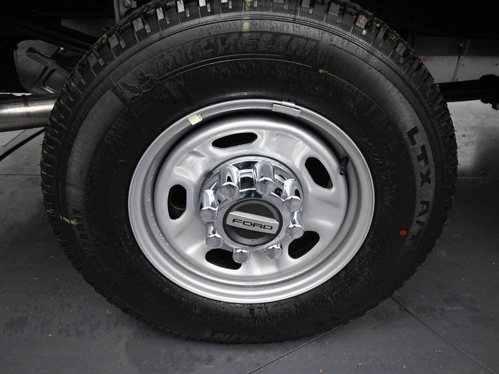 New 2026 Ford F250 XL w/ FX4 Off-Road Package image 23