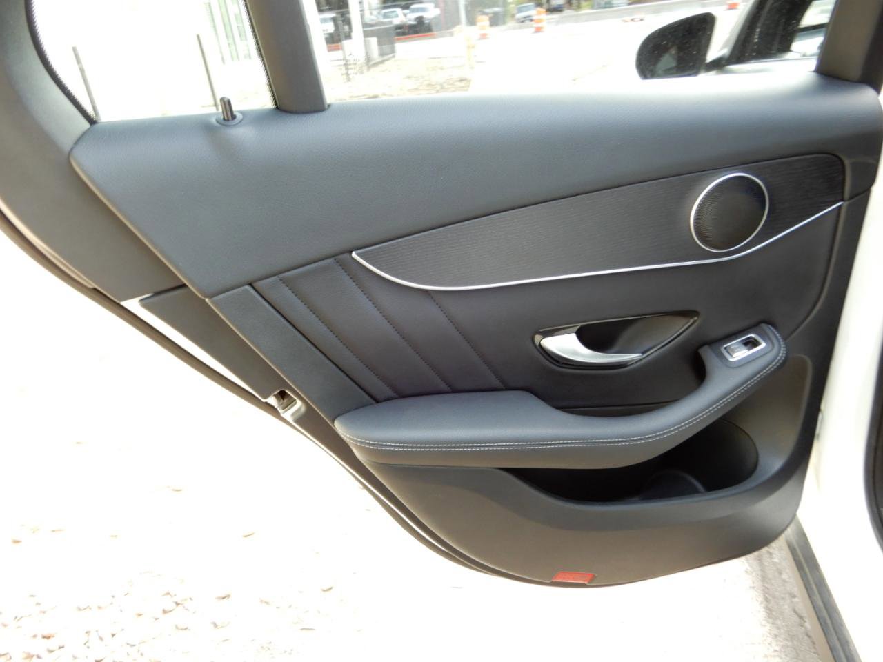 Used 2021 Mercedes-Benz GLC 300 4MATIC image 20