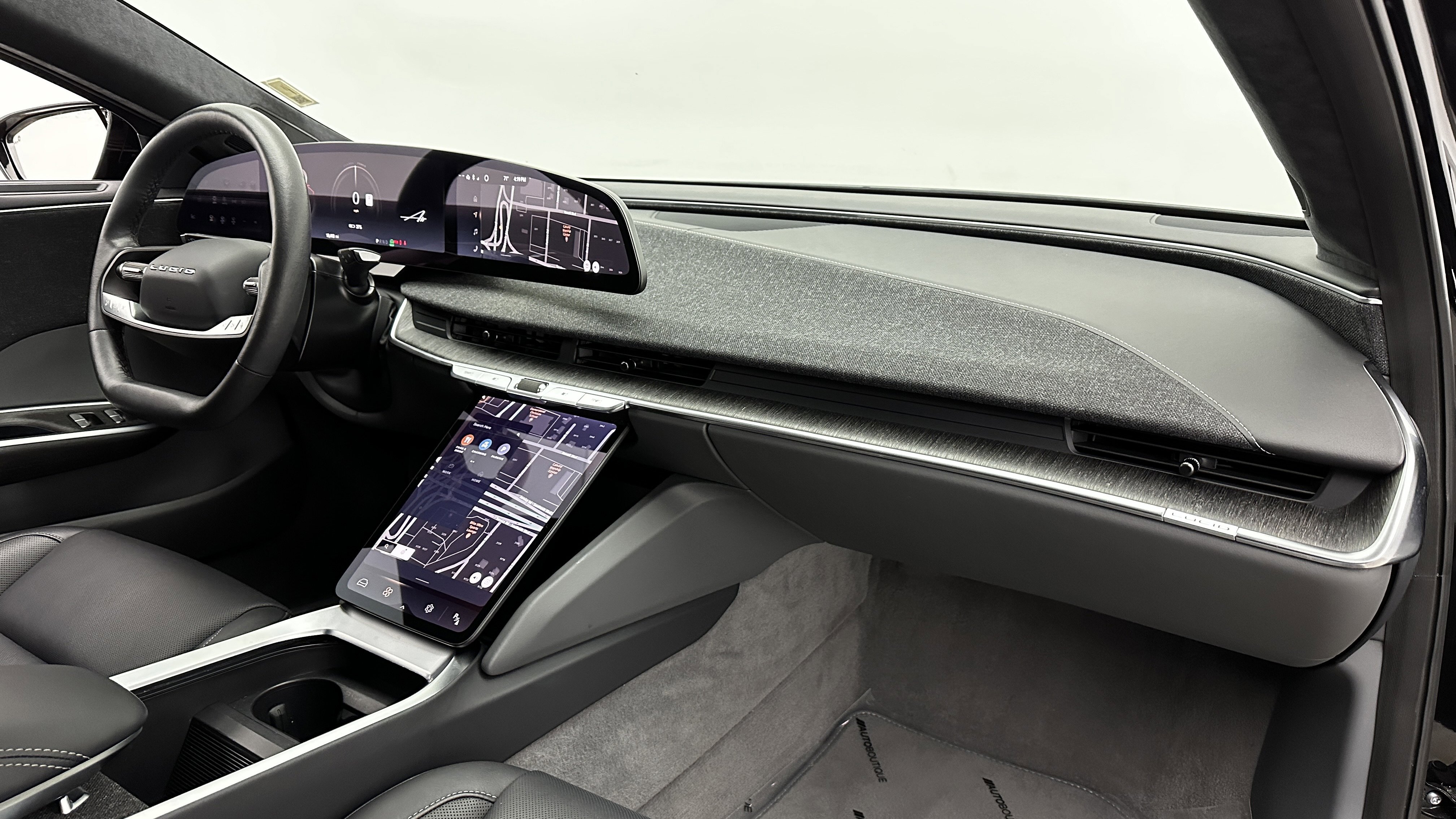 Used 2024 Lucid Air Touring image 36