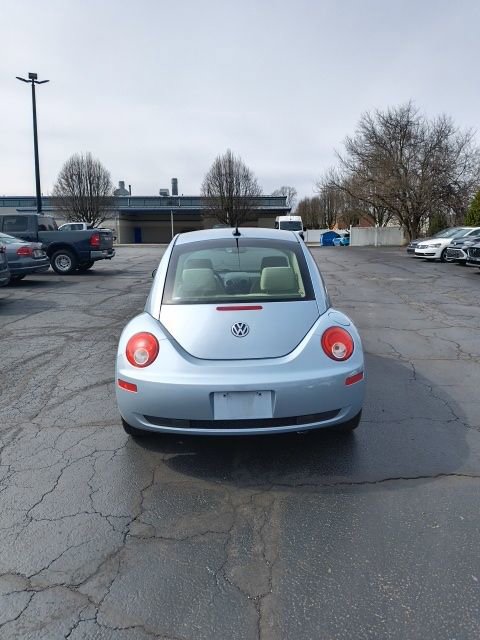 Used 2010 Volkswagen Beetle Coupe image 21