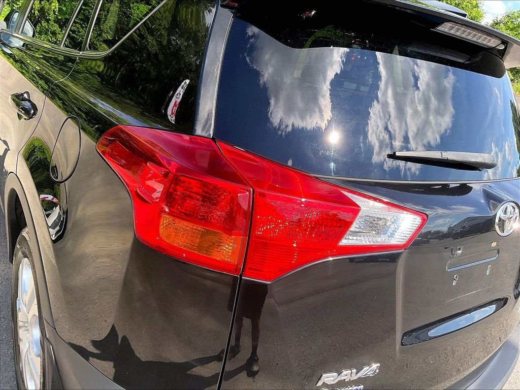 Used 2013 Toyota RAV4 LE AWD/4WD image 30