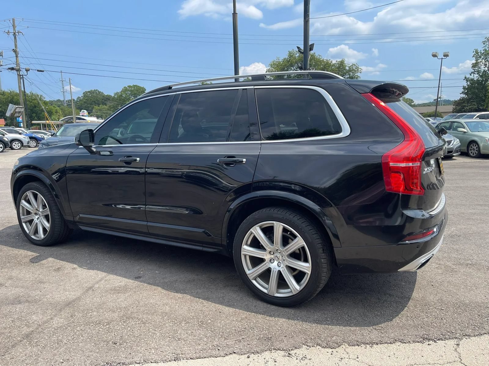 Used 2016 Volvo XC90 T6 Momentum AWD/4WD image 4