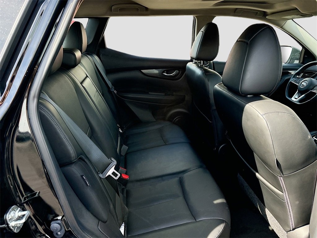 Used 2022 Nissan Rogue Sport SL w/ Premium Package image 28