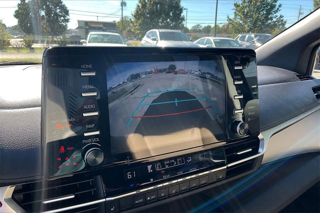 Used 2024 Toyota Sienna XLE image 21