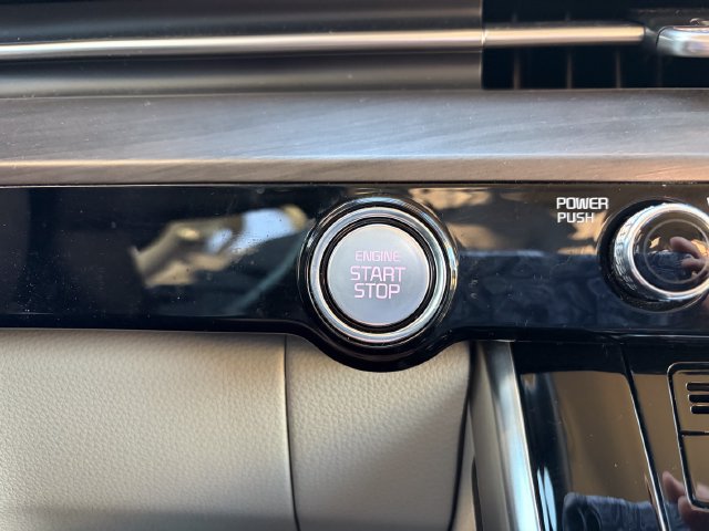 Certified 2024 Kia Carnival EX FWD image 17