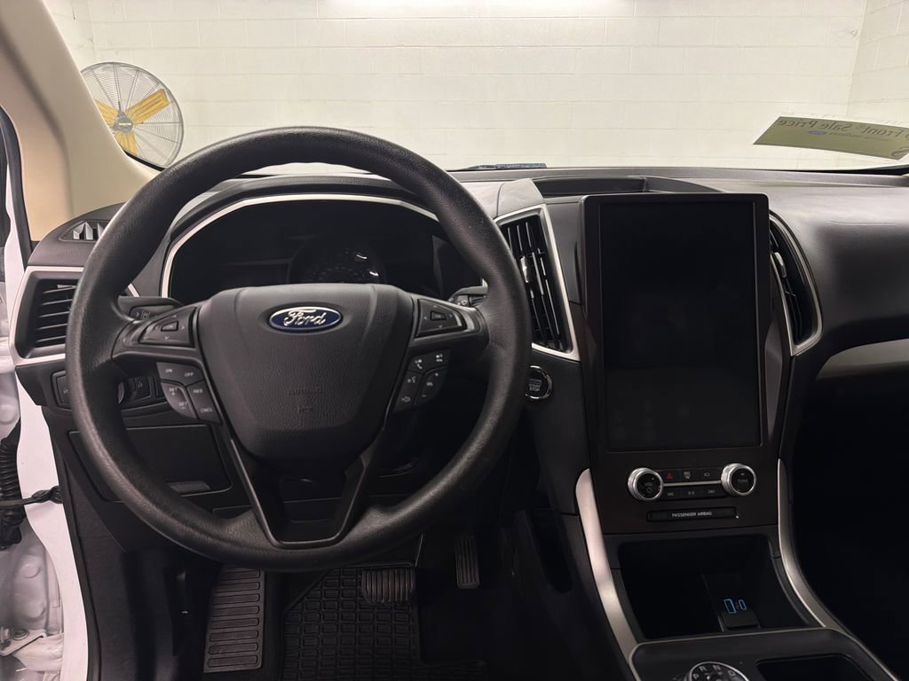 Certified 2021 Ford Edge SE image 9