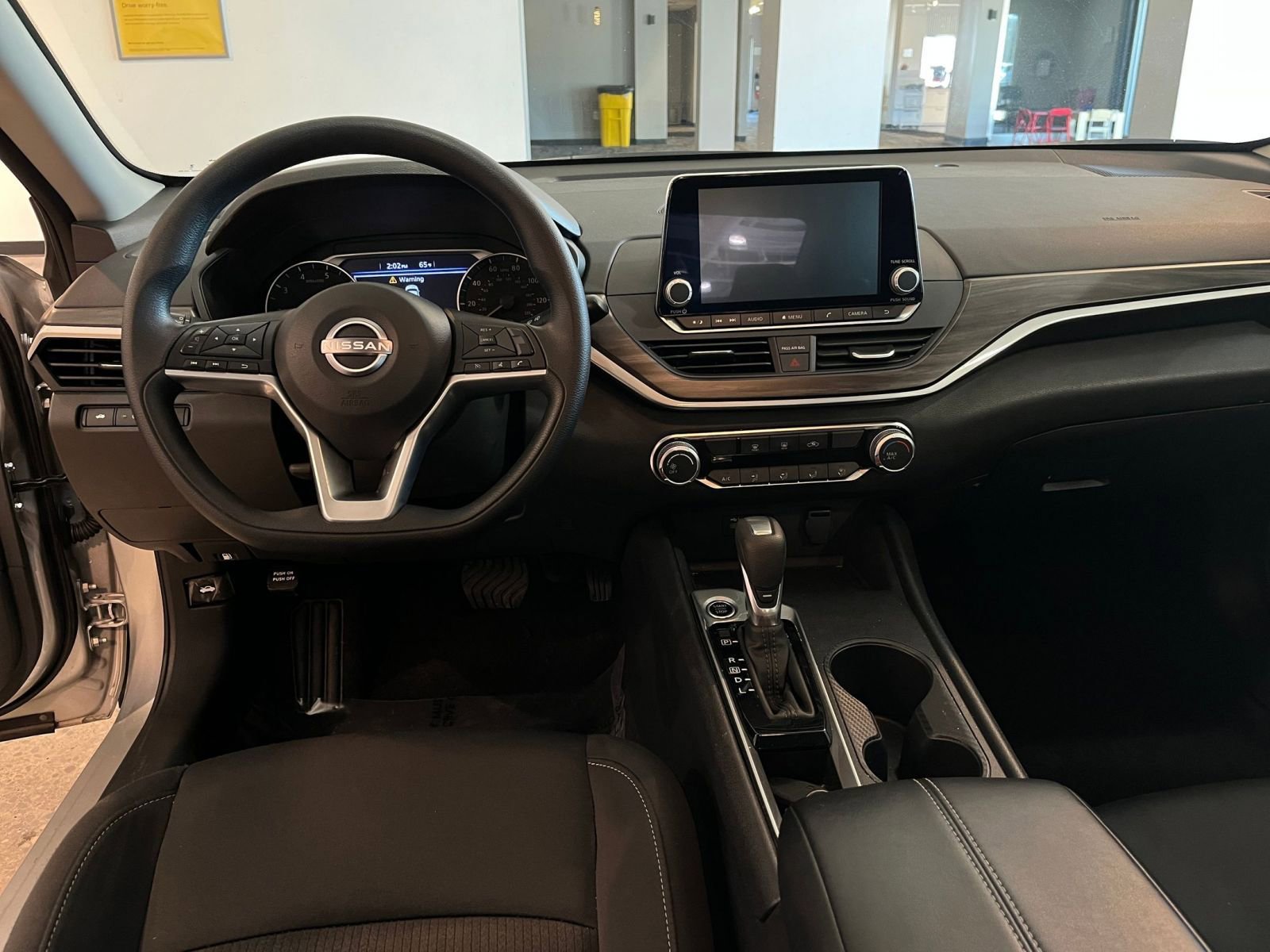 Used 2025 Nissan Altima 2.5 SV image 33