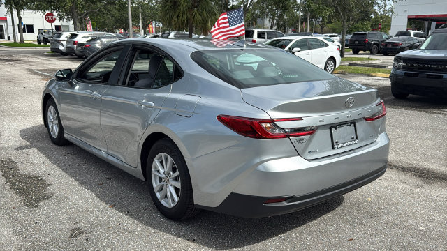 Used 2026 Toyota Camry LE FWD image 5