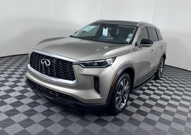 Certified 2023 INFINITI QX60 Luxe image 3