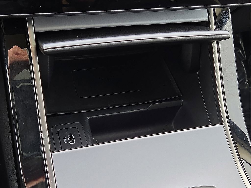 Used 2024 Land Rover Range Rover Velar S image 30