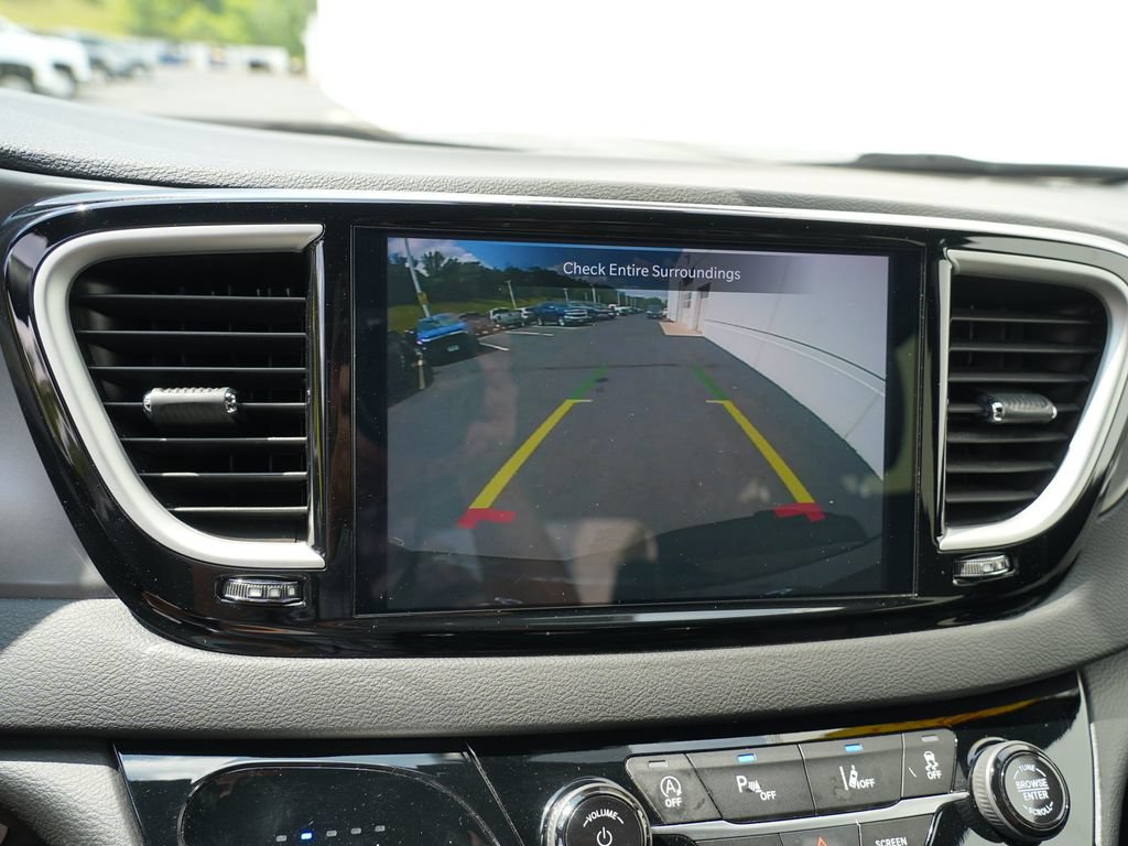 Used 2025 Chrysler Pacifica Select FWD image 33