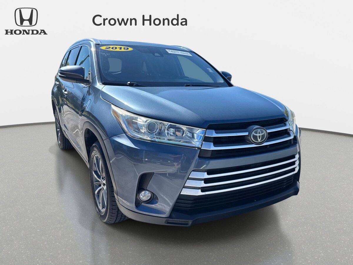 Used 2019 Toyota Highlander XLE FWD image 7