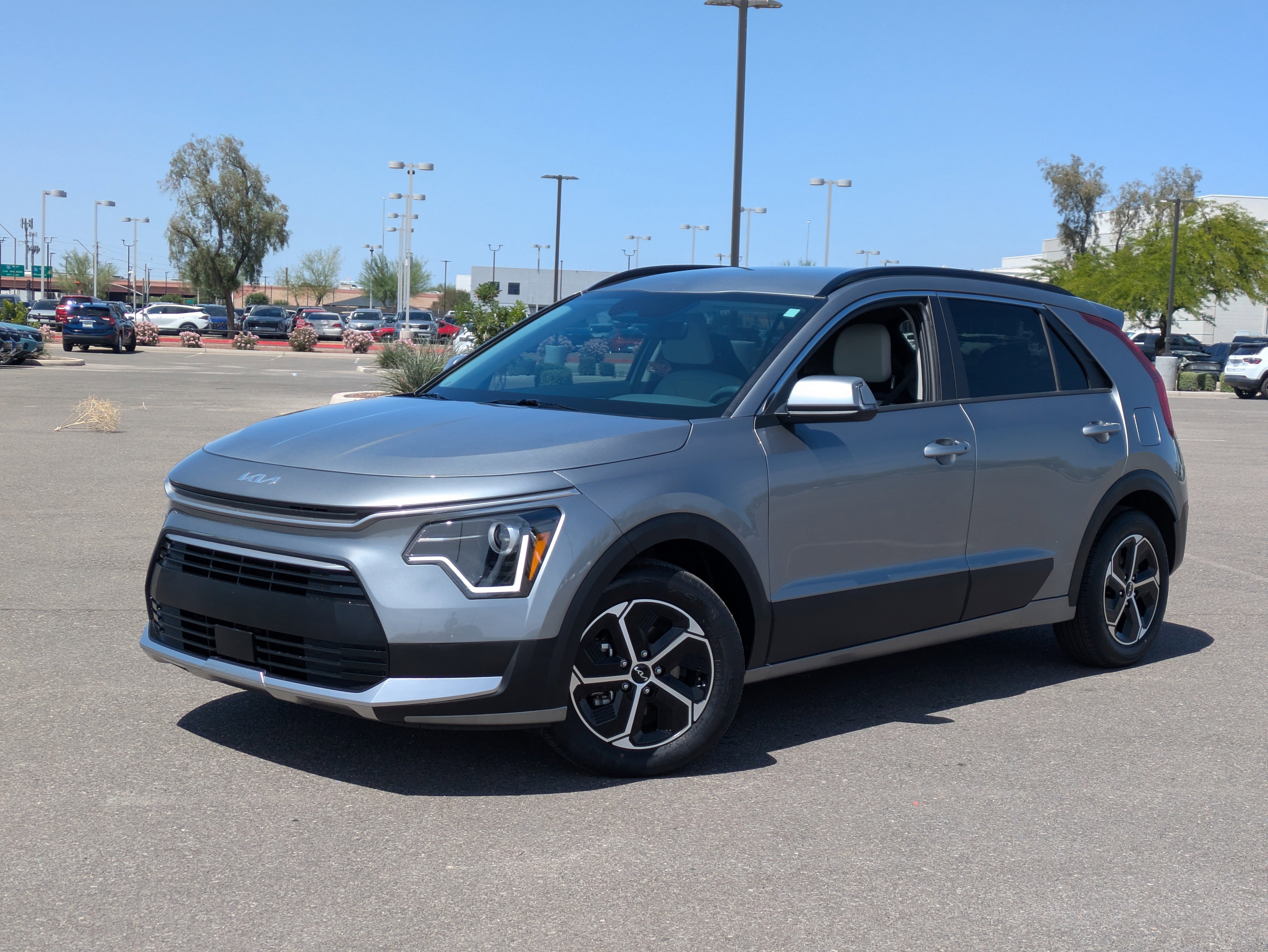 Certified 2025 Kia Niro EX FWD image 32