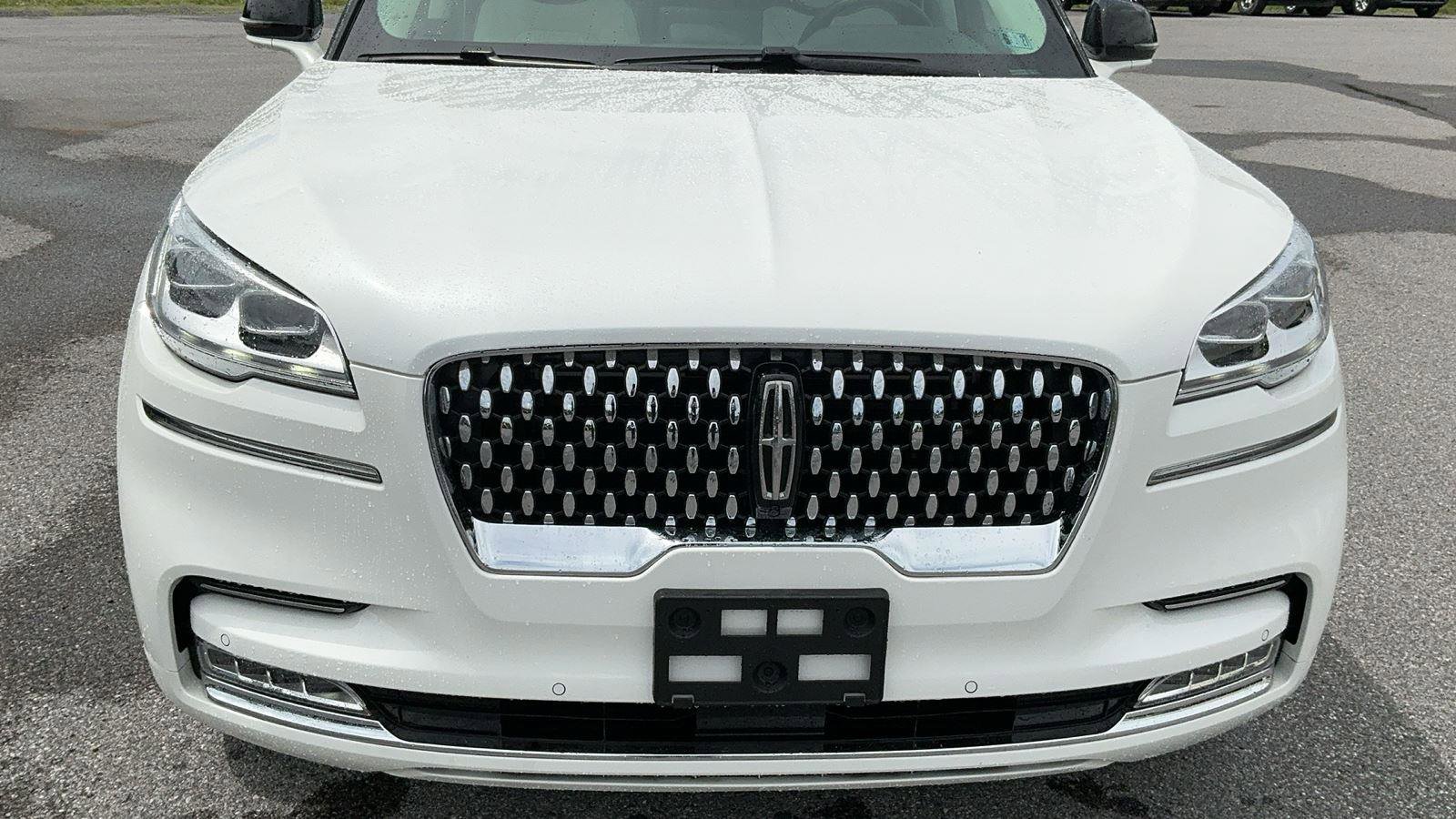 Used 2024 Lincoln Aviator Black Label AWD/4WD image 3