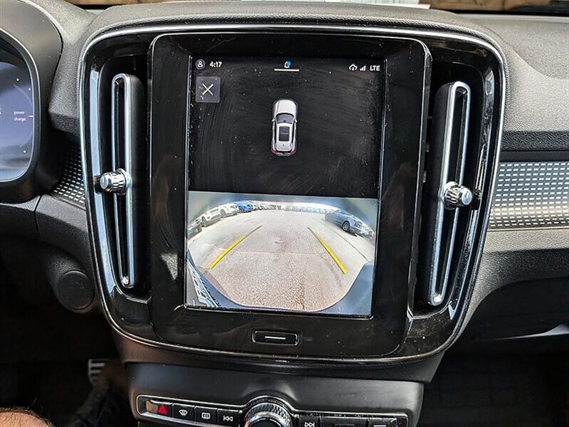 Used 2021 Volvo XC40 P8 Recharge w/ Advanced Package AWD/4WD image 24