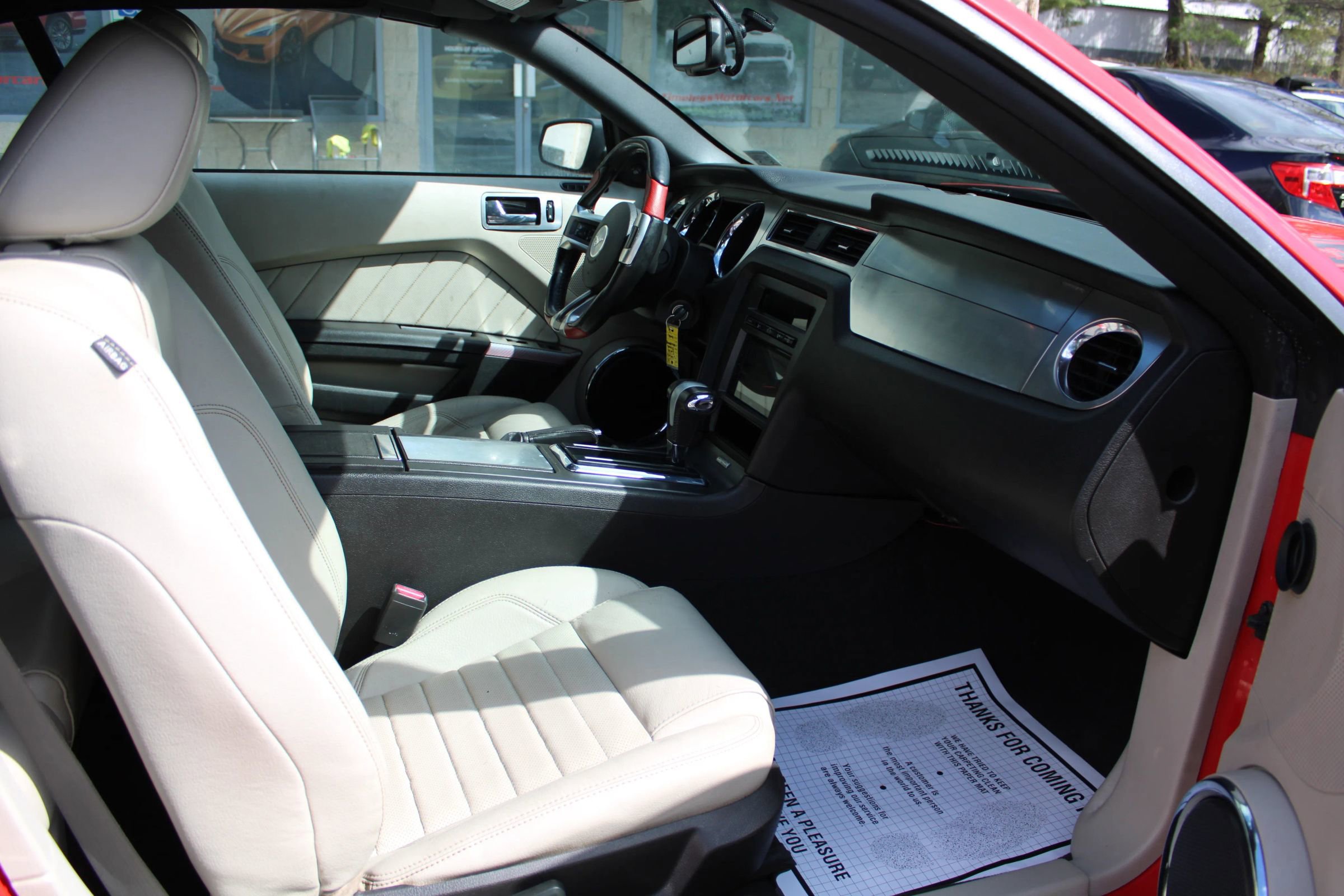 Used 2010 Ford Mustang Convertible image 18