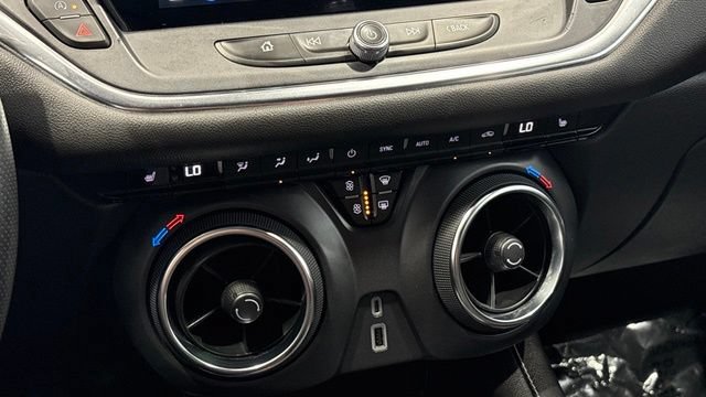 Used 2025 Chevrolet Blazer LT AWD/4WD image 43