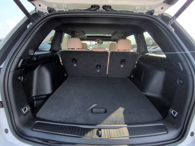 New 2026 Jeep Grand Cherokee Limited w/ Luxury Tech Group II AWD/4WD image 28