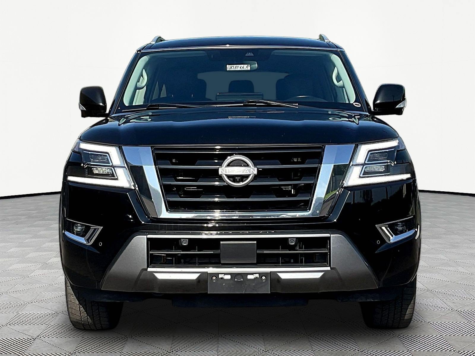 Used 2024 Nissan Armada SL AWD/4WD image 2