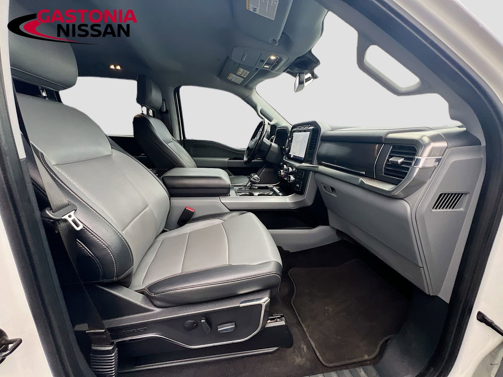 Used 2023 Ford F150 Lariat w/ Trailer Tow Package image 38