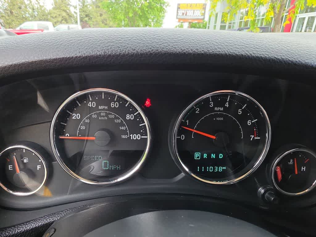Used 2015 Jeep Wrangler Unlimited Rubicon w/ Connectivity Group AWD/4WD image 15
