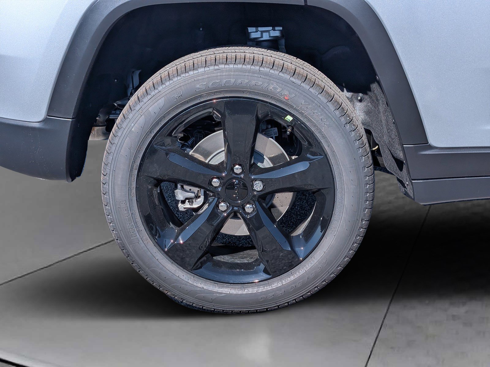 New 2025 Jeep Grand Cherokee Limited w/ Black Appearance Package AWD/4WD image 9