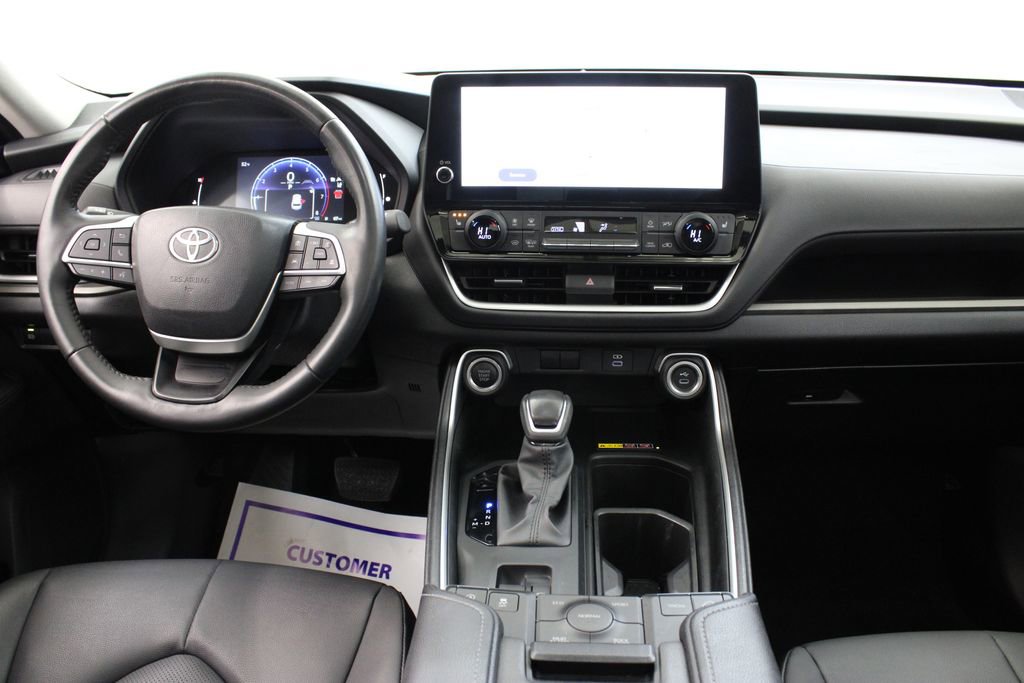 Used 2024 Toyota Grand Highlander Limited image 8