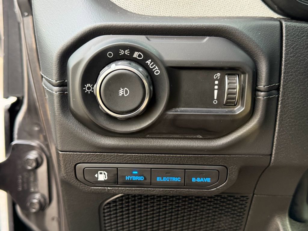 Certified 2025 Jeep Wrangler Unlimited Sahara image 27