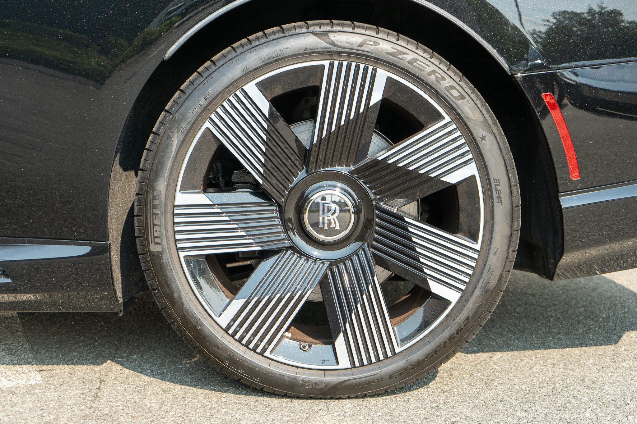 Certified 2024 Rolls-Royce Spectre w/ Spectre Launch Package AWD/4WD image 29