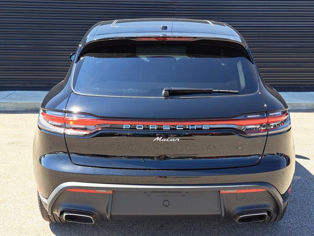 Used 2025 Porsche Macan AWD/4WD image 6