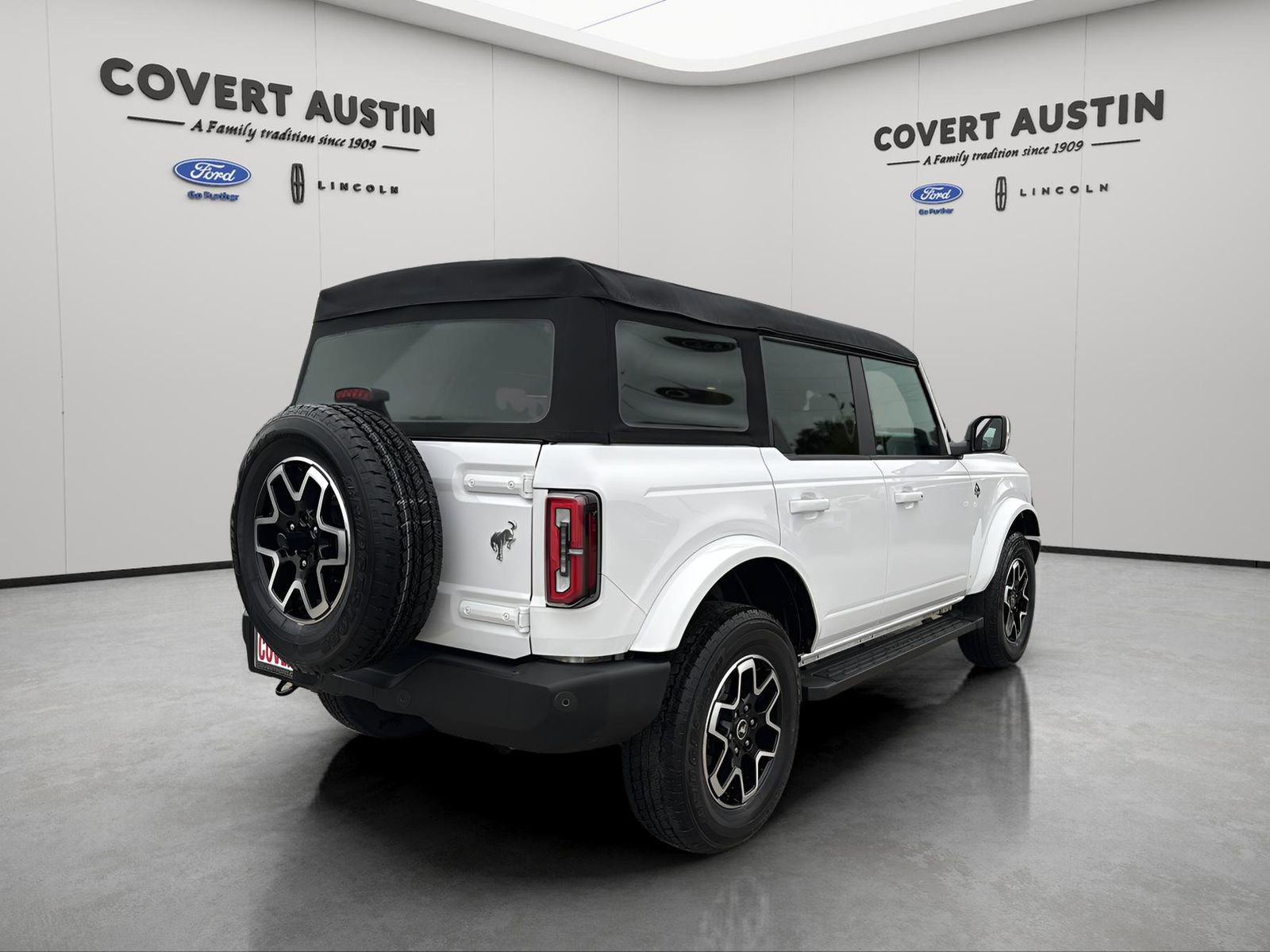 Used 2023 Ford Bronco Outer Banks image 5