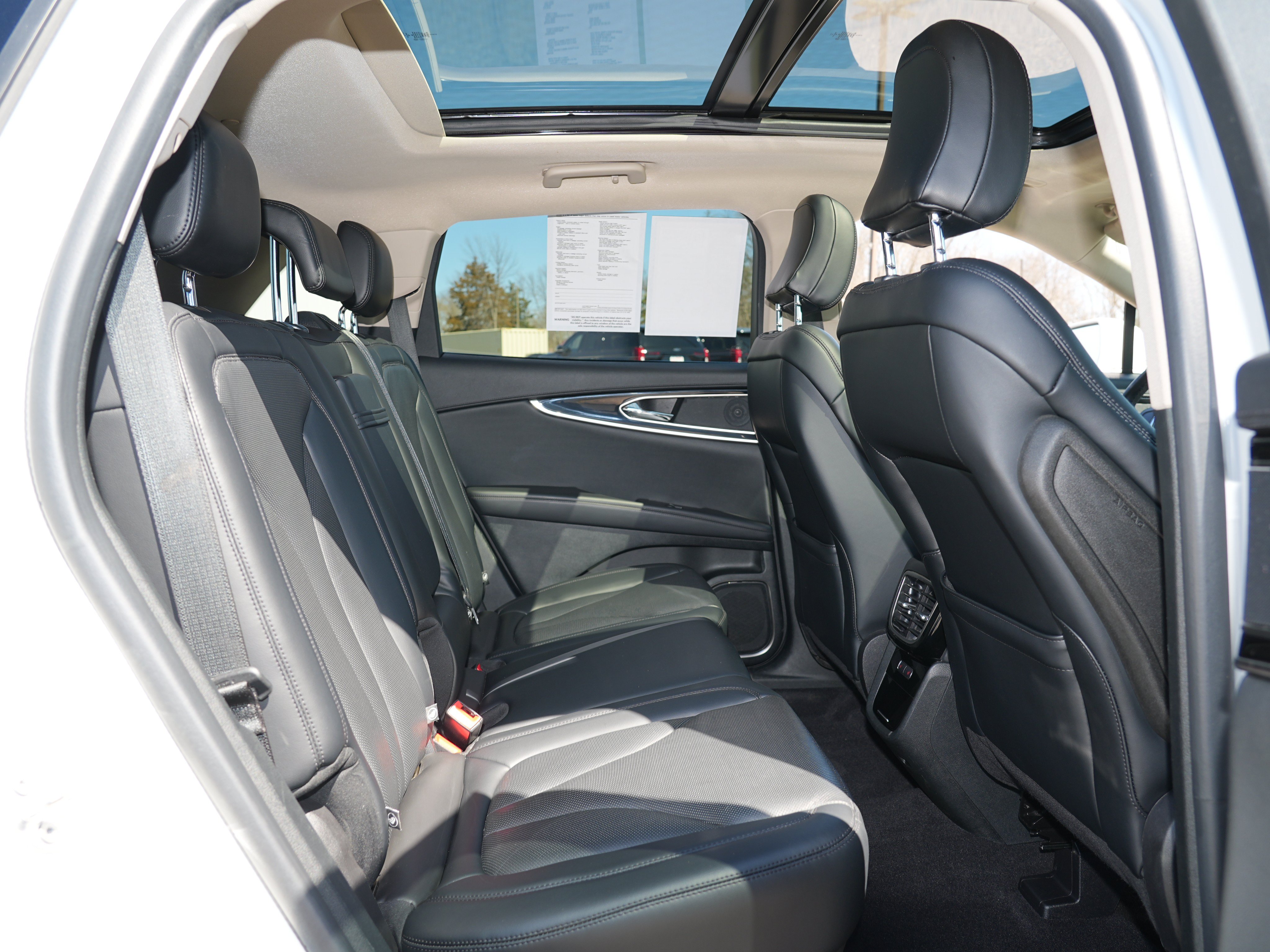 Used 2022 Lincoln Nautilus Reserve AWD/4WD image 29